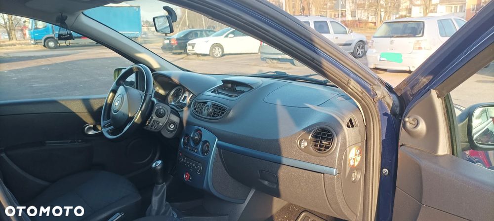 Renault Clio 1.2 16V Authentique - 9