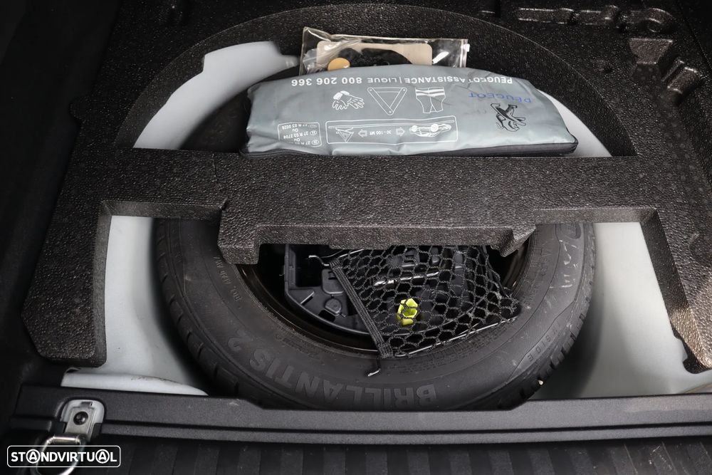 Peugeot 2008 1.2 PureTech Style - 13