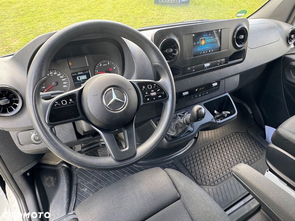Mercedes-Benz SPRINTER 211 - 30
