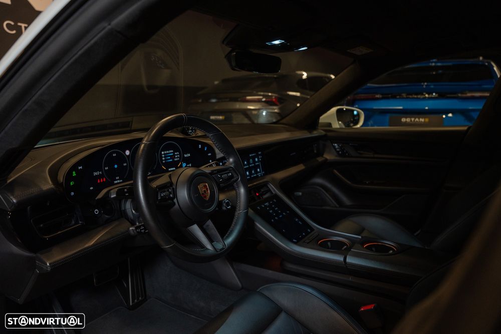Porsche Taycan Turbo - 14