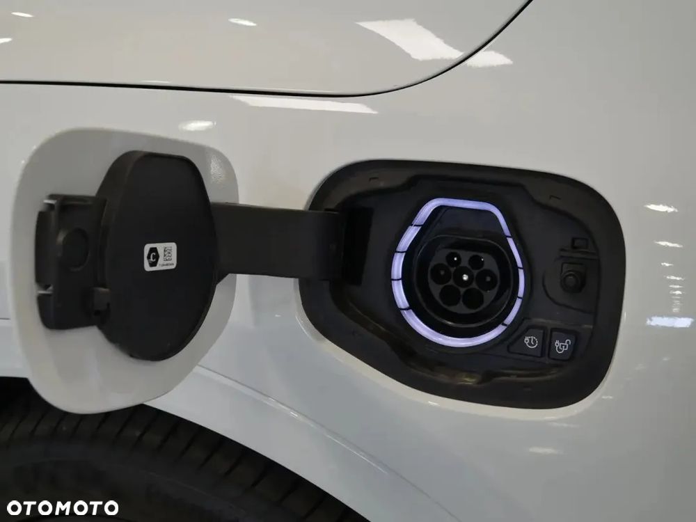 Ford Kuga 2.5P PHEV FWD ST-Line X eCVT - 12