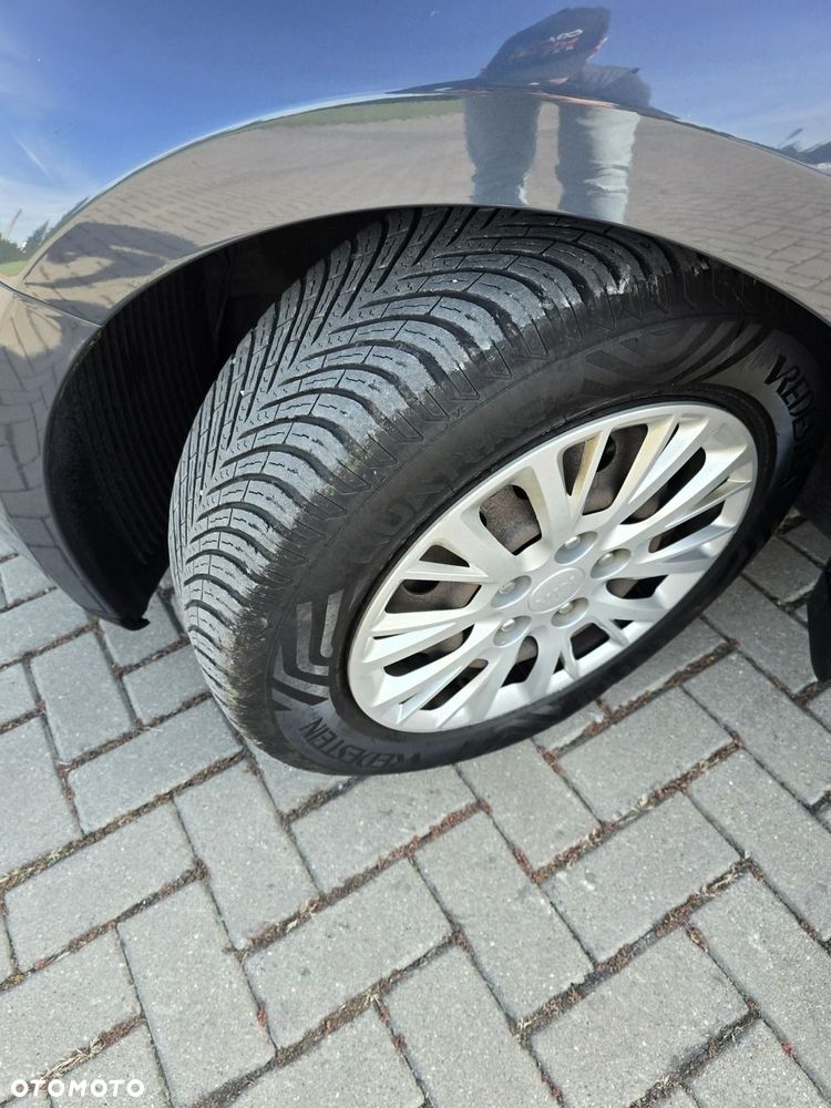 Kia Ceed - 34