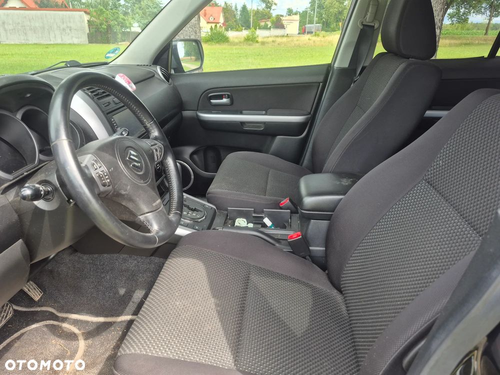 Suzuki Grand Vitara 2.4 De Luxe - 18