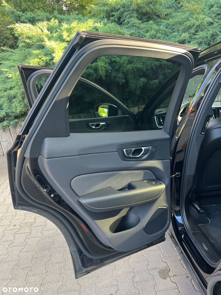 Volvo XC 60 B4 B R-Design - 13