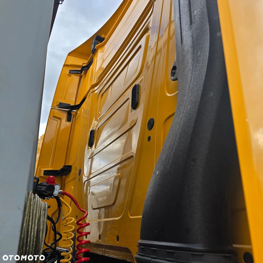 Mercedes-Benz Actros - 8