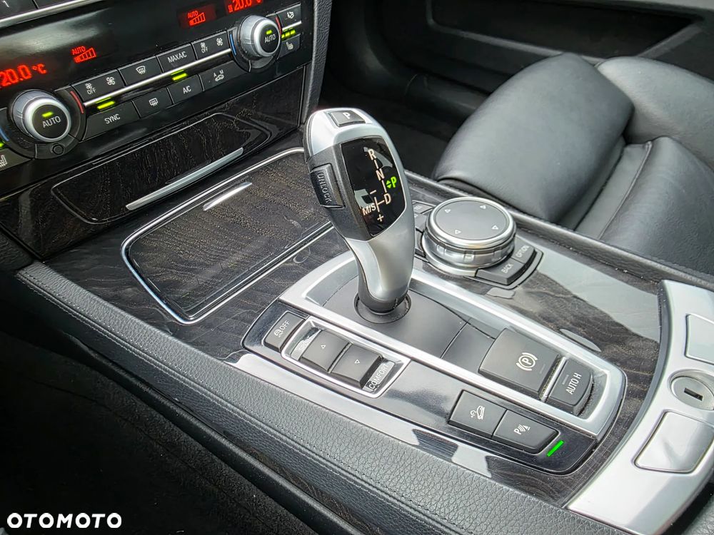 BMW Seria 7 740d xDrive - 17