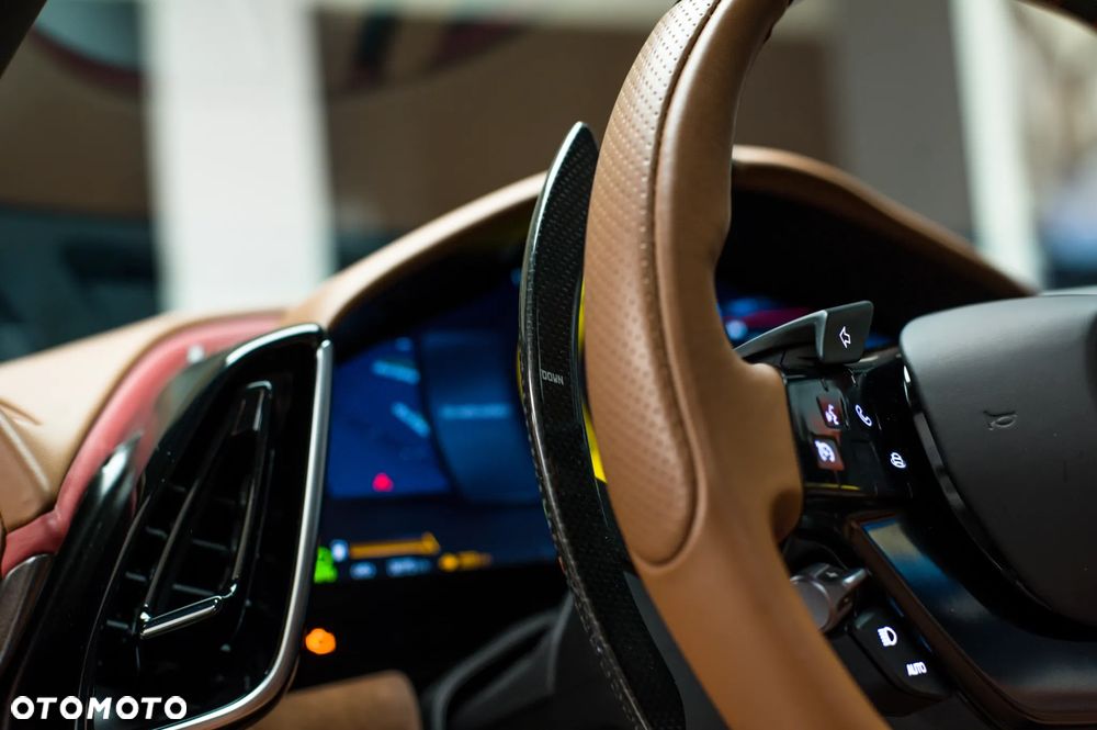Ferrari Roma Spider - 25
