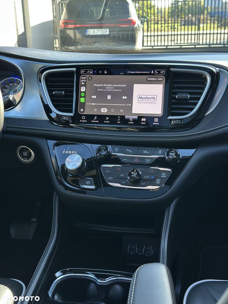 Chrysler Pacifica - 19