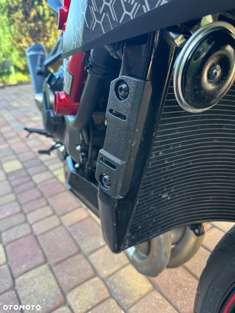 Kawasaki H2 - 23