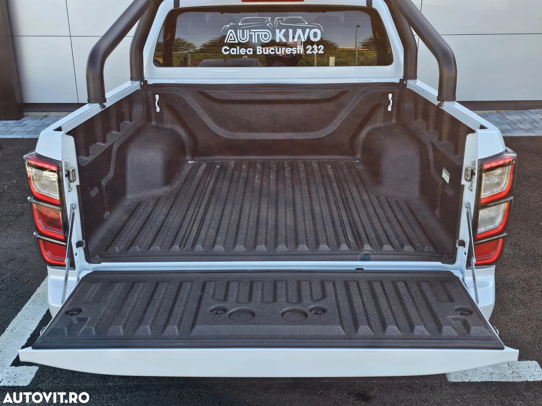 Isuzu D-Max 1.9 DSL 4x4 Double Cab 6AT Executive - 4