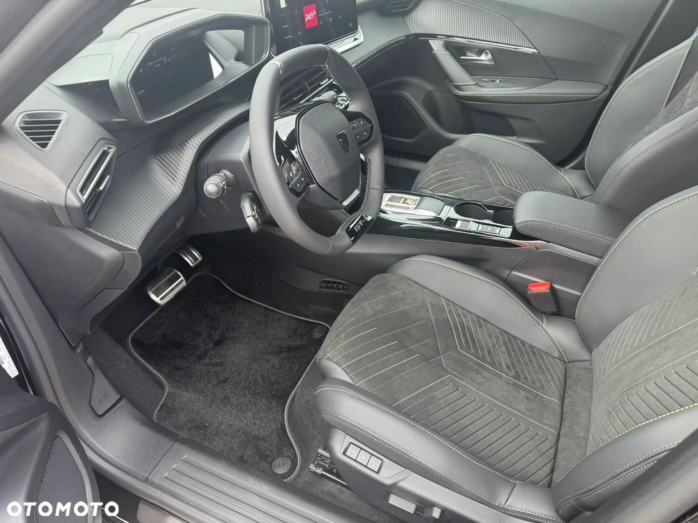 Peugeot 2008 PureTech mHEV GT E-DCS6 - 11