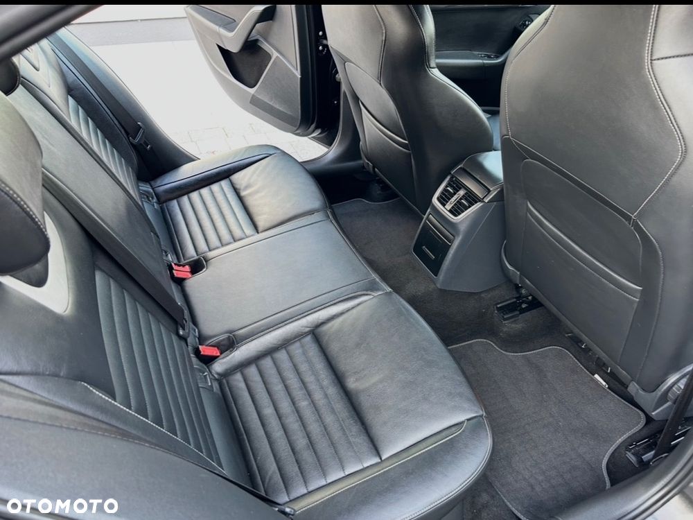 Skoda Octavia 2.0 TDI DSG RS - 10