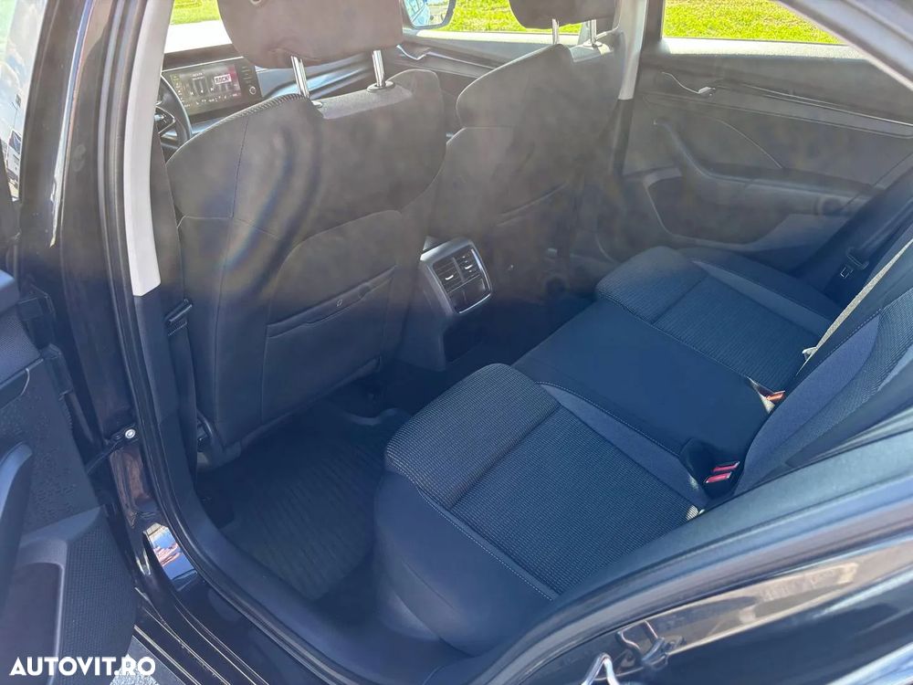 Skoda Octavia 2.0 TDI DSG Ambition - 9