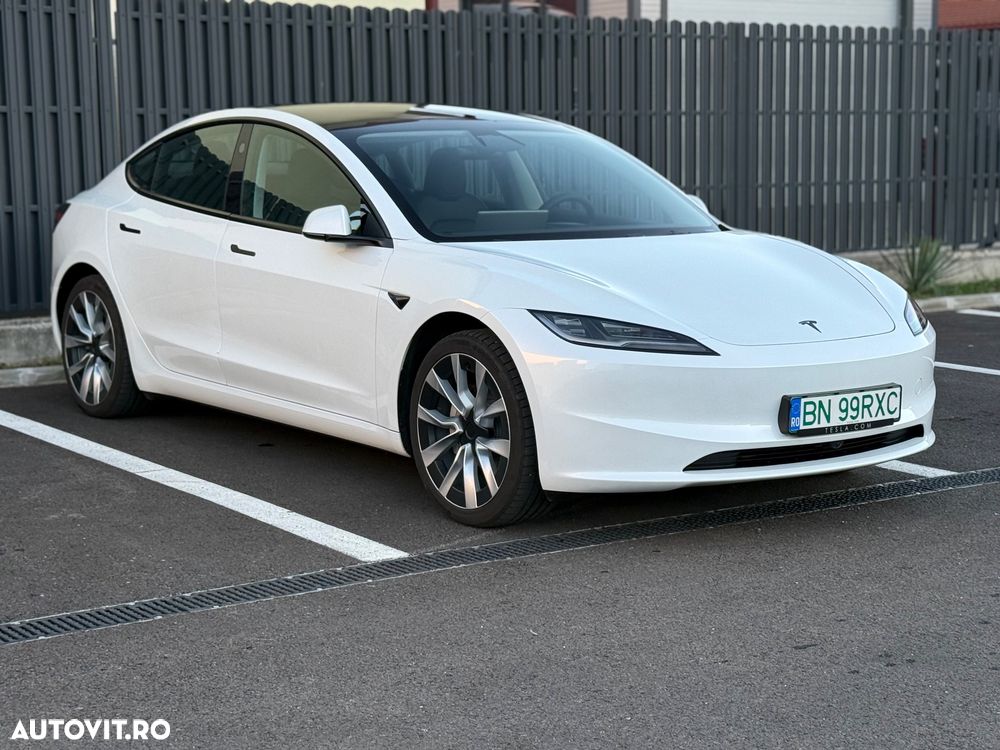 Tesla Model 3 - 7