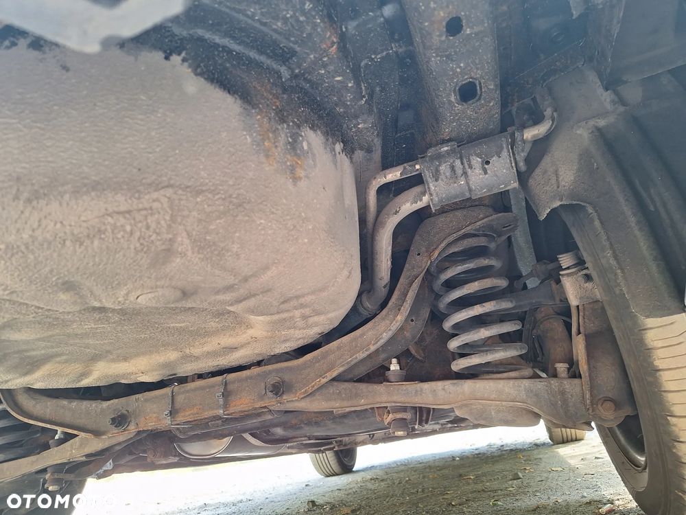 Ford Focus 1.8 FF Trend - 28