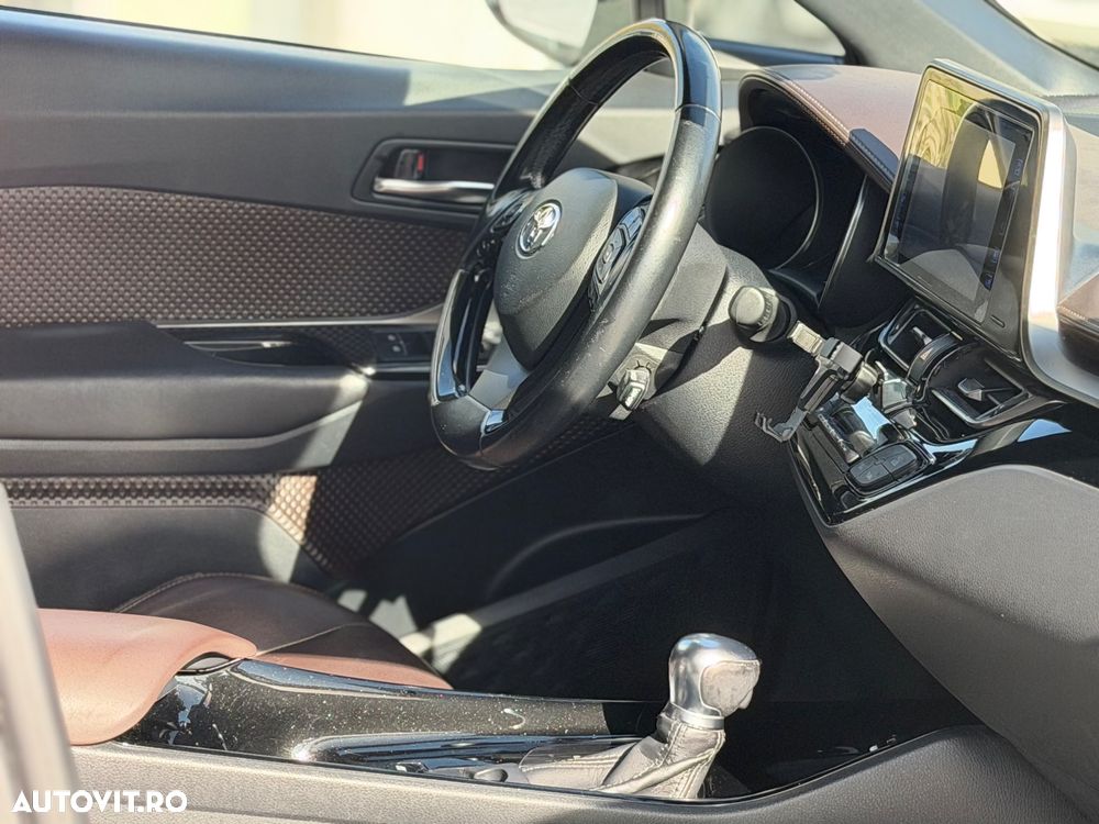 Toyota C-HR Hybrid Lounge - 4