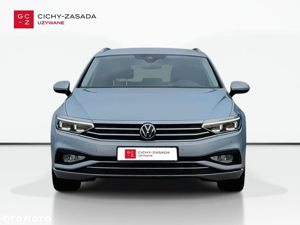 Volkswagen Passat Variant 2.0 TDI Elegance DSG - 9