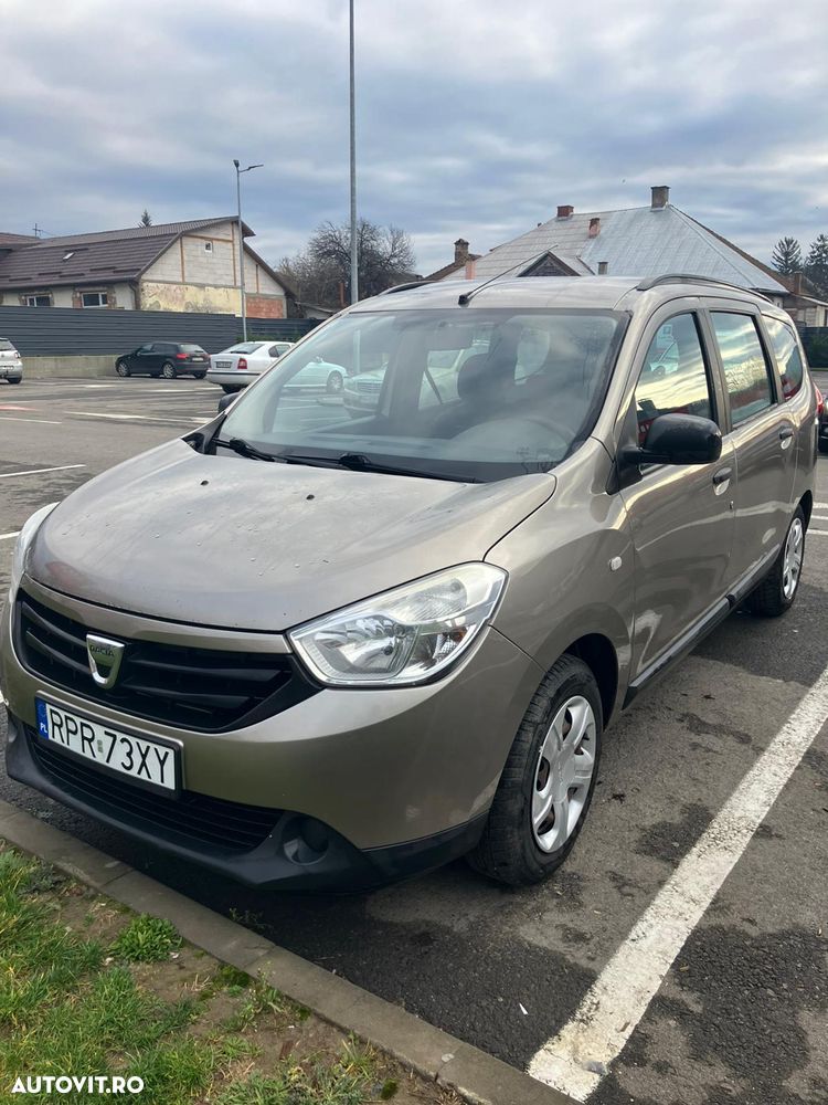 Dacia Lodgy SCe 100 Celebration - 1