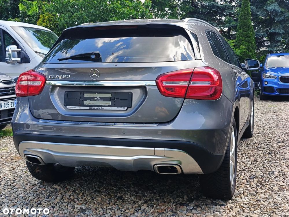 Mercedes-Benz GLA 180 Urban - 21