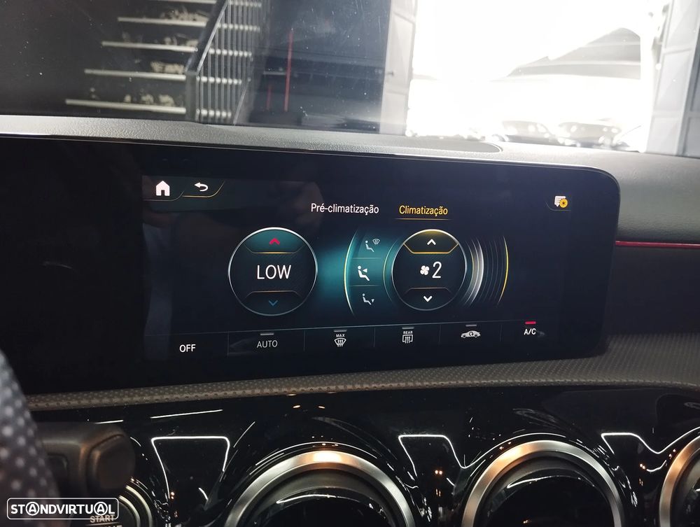 Mercedes-Benz A 250 e AMG Line - 32