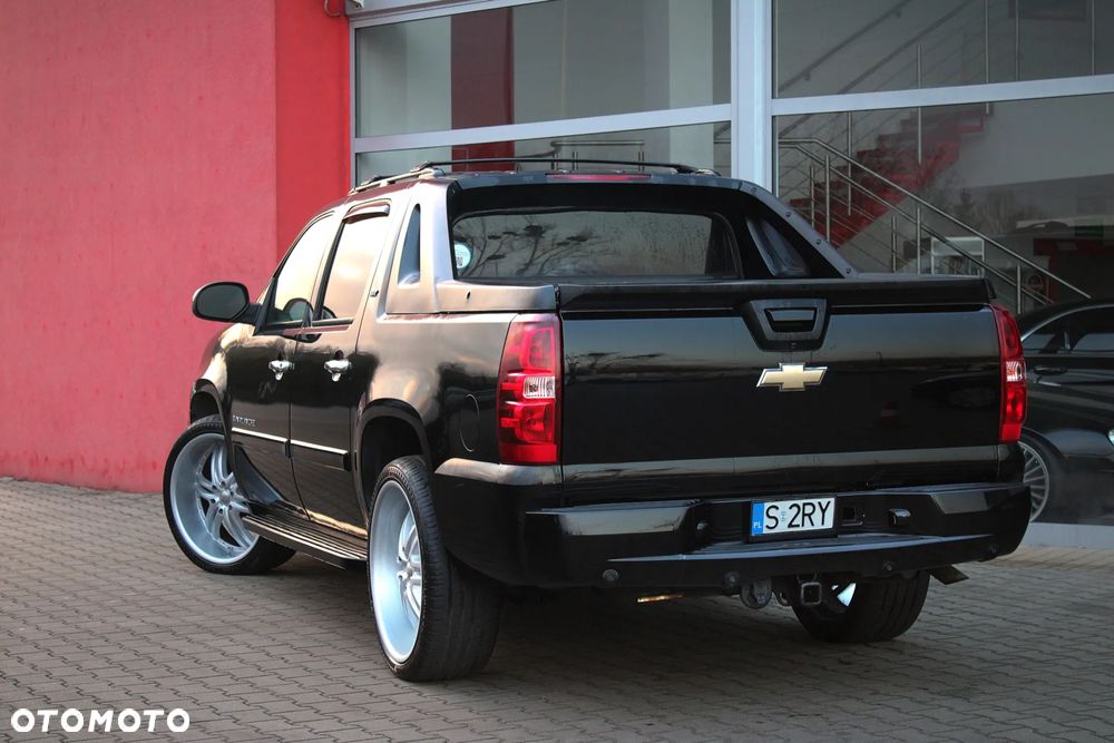 Chevrolet Avalanche - 8