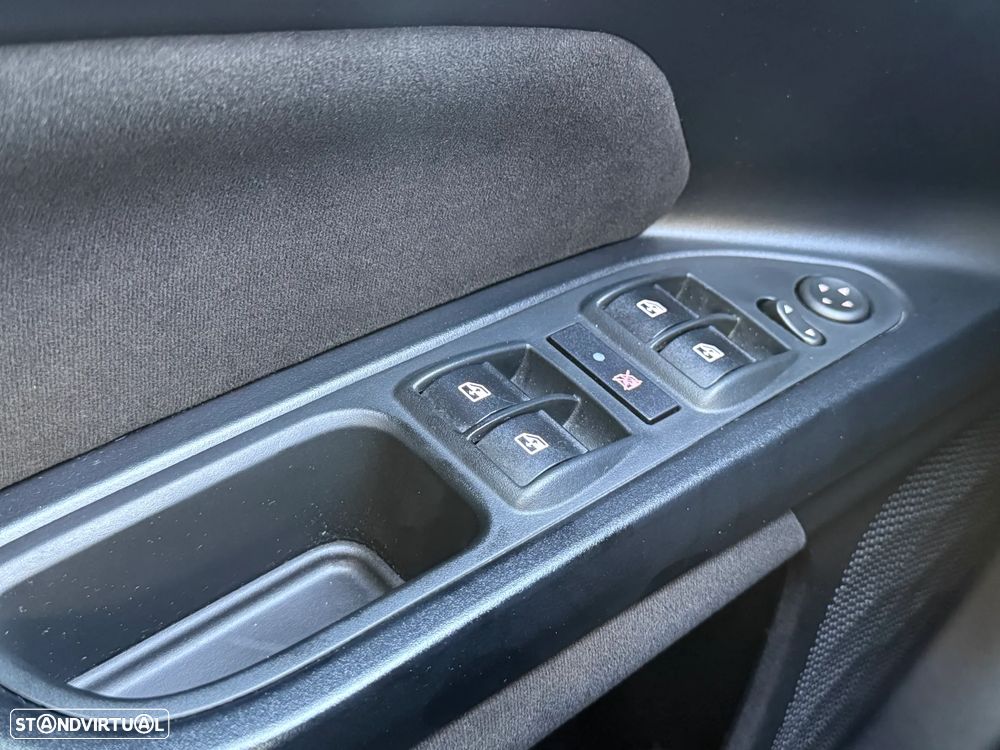 Fiat Tipo Station Wagon 1.3 M-Jet Lounge Tech - 23