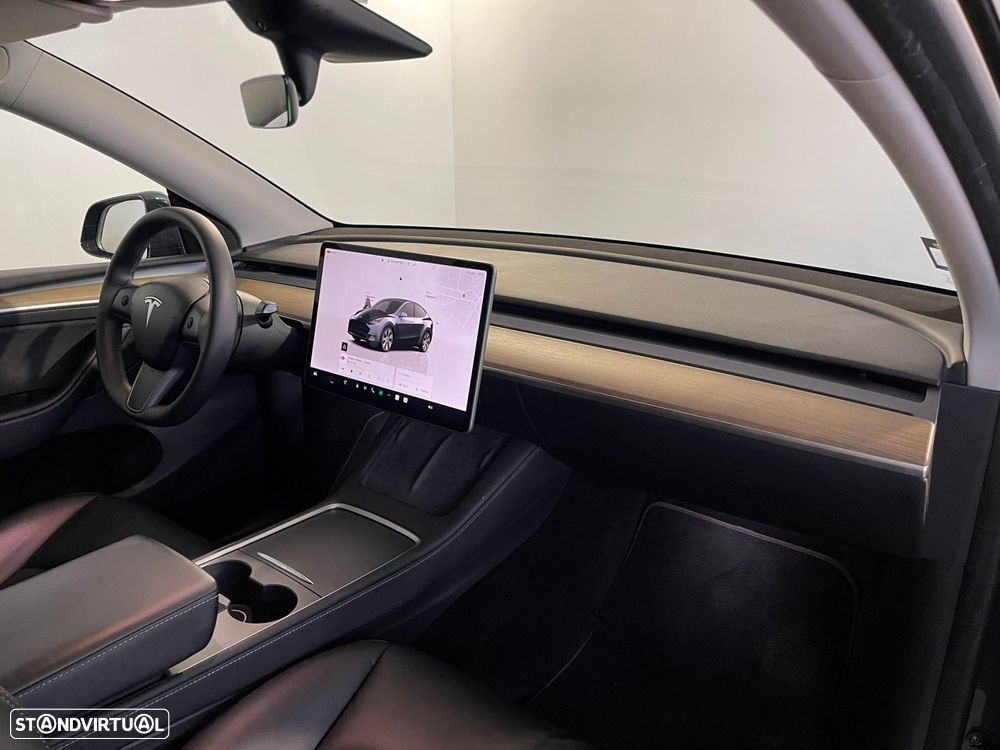 Tesla Model Y Long Range Dual Motor AWD - 16
