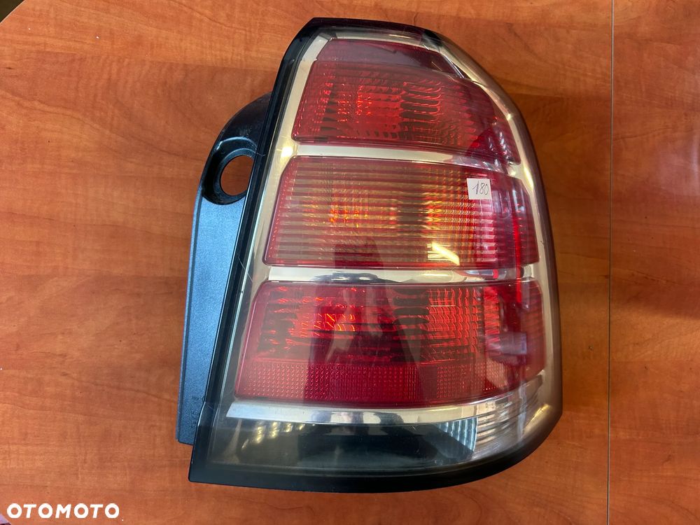 OPEL ZAFIRA II B PRZED LIFT LAMPA PRAWY TYŁ 24451843R - 2