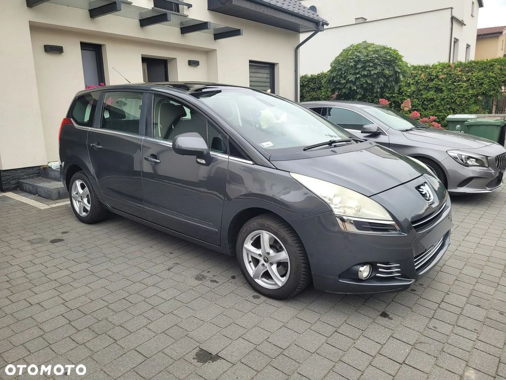 Peugeot 5008 2010 photo 2