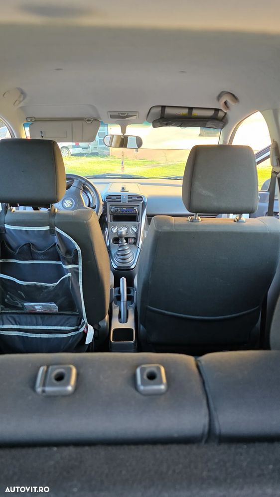 Suzuki Splash 1.0 GC AC - 11