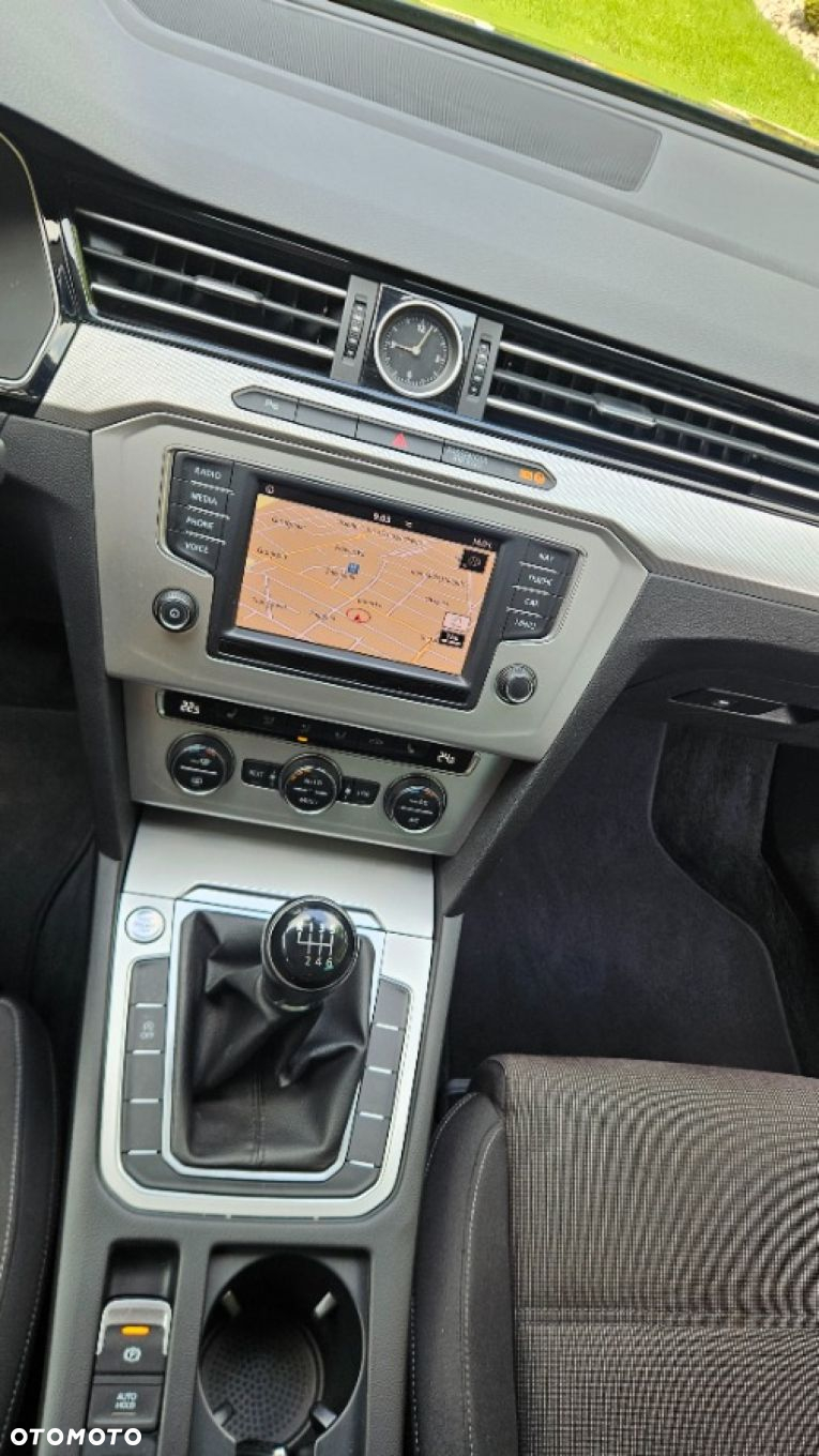 Volkswagen Passat Variant 2.0 TDI SCR Highline - 27