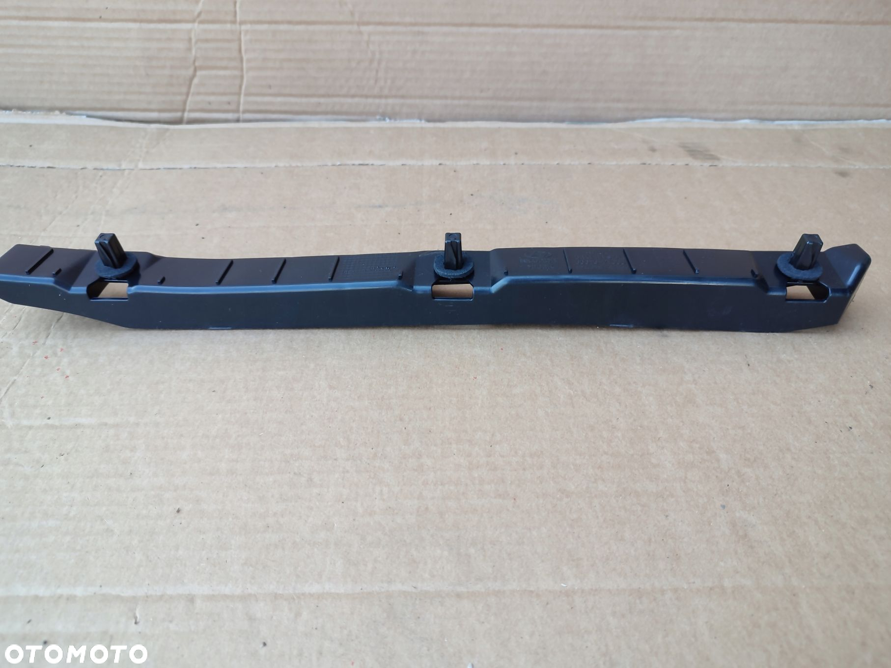 Ślizg zderzaka lewy tył HYUNDAI IX35 86613-2Y000 - 2