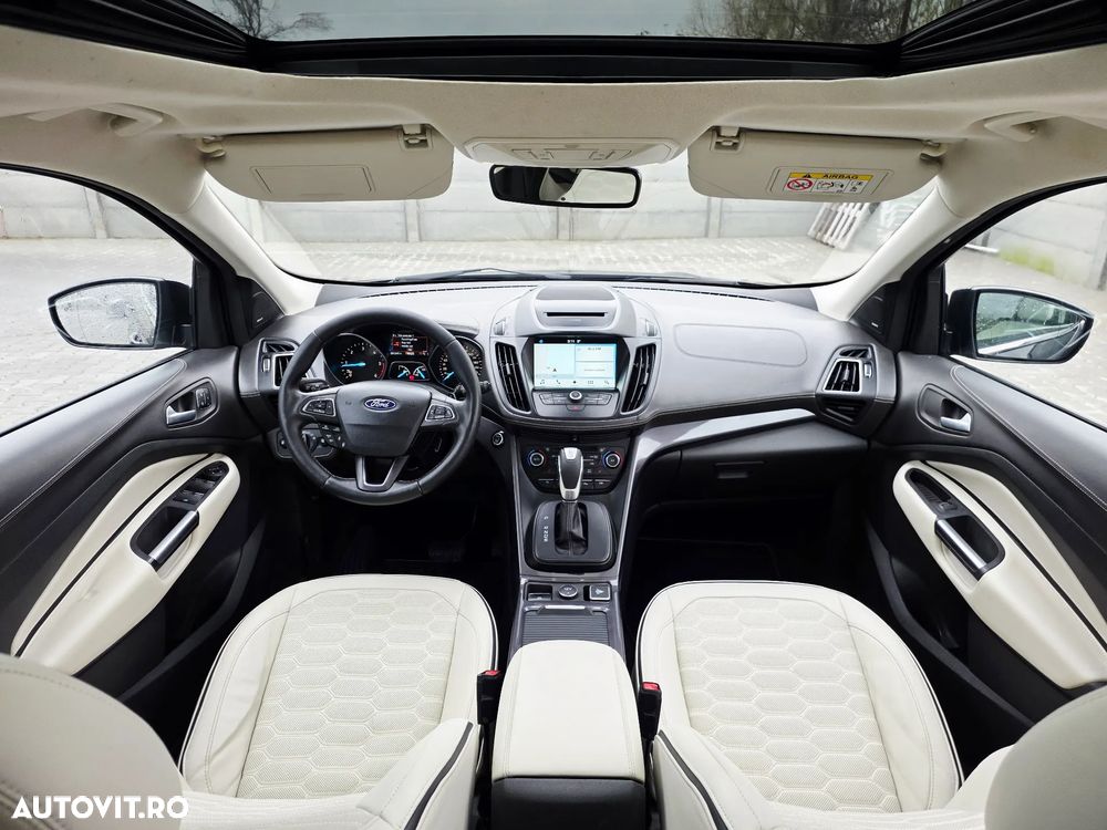 Ford Kuga 2.0 TDCi 4WD Powershift Vignale - 3