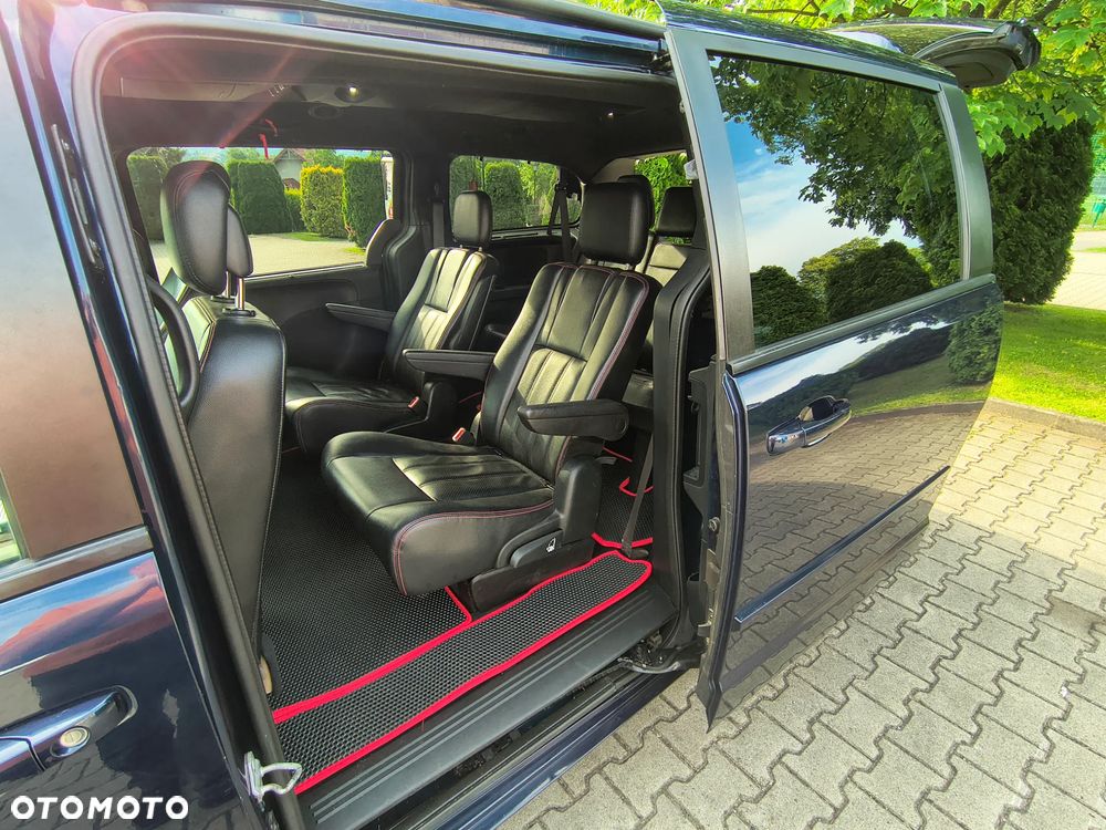 Dodge Grand Caravan - 13