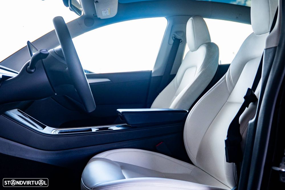 Tesla Model Y Long Range Tração Integral - 19