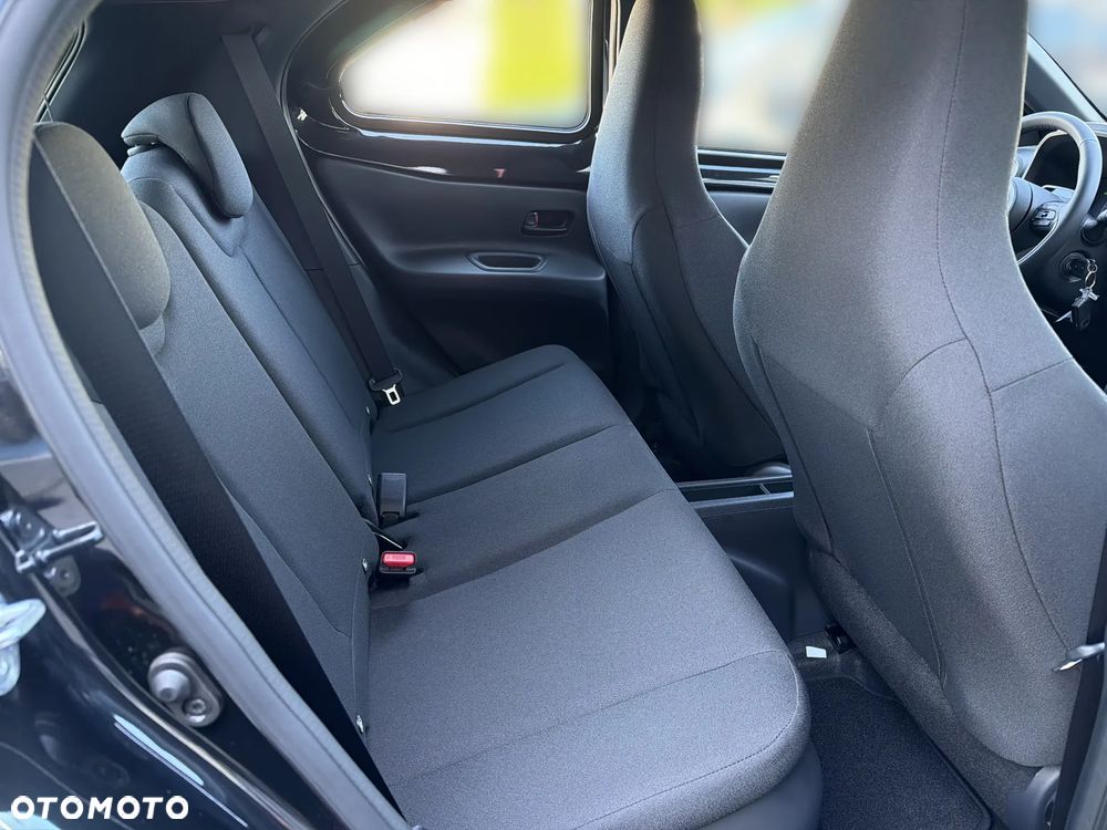 Toyota Aygo X Hybrid 1.5 Comfort e-CVT - 13