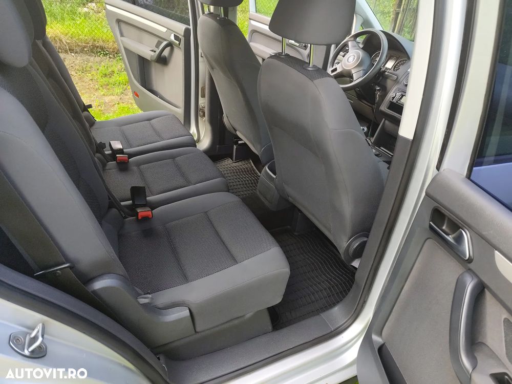 Volkswagen Touran 1.6 TDI Highline - 9