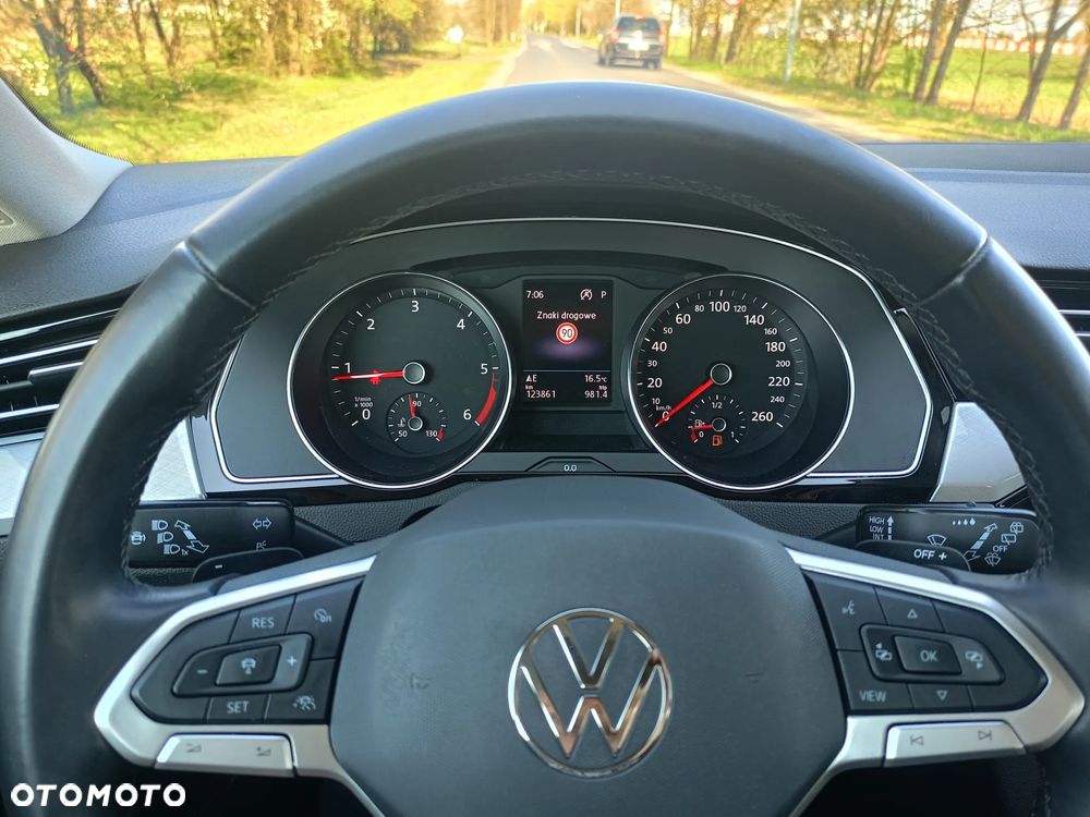 Volkswagen Passat 2.0 TDI SCR Comfortline DSG - 22