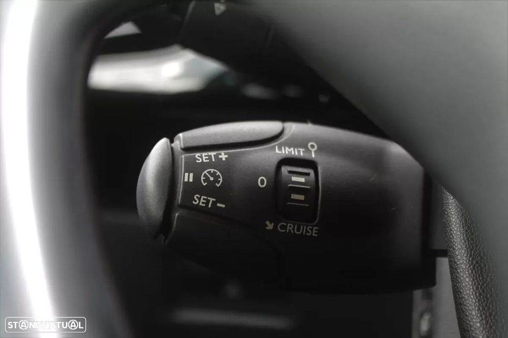 Citroën DS3 1.6 HDi Airdream So Chic - 9