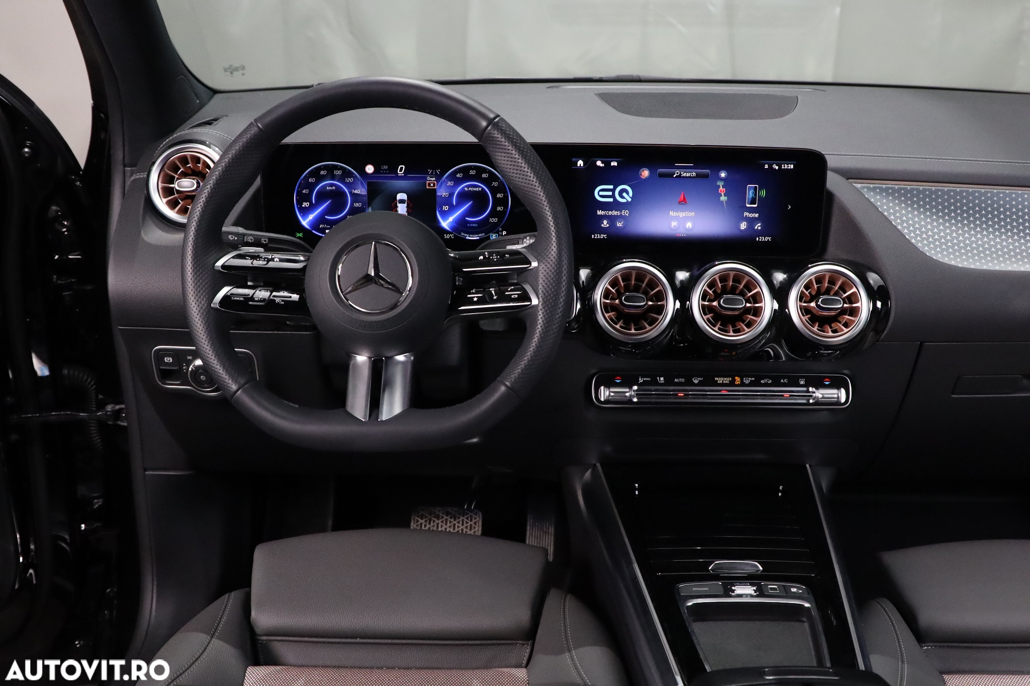 Mercedes-Benz EQA 300 4MATIC - 6