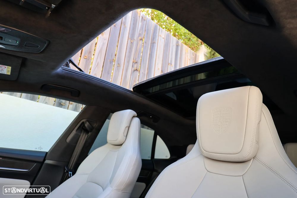 Porsche Macan Electric 4 - 18