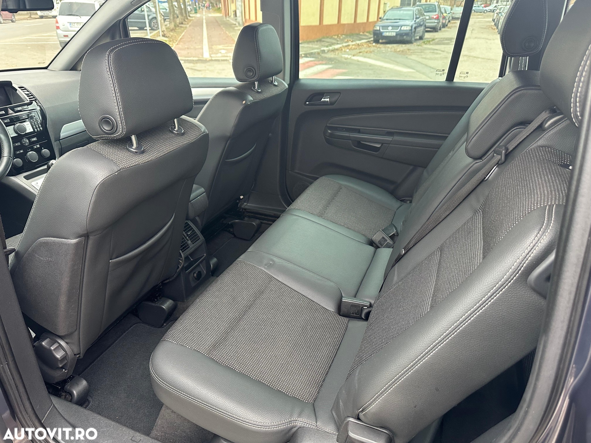 Opel Zafira 1.8 Cosmo Easytronic - 21
