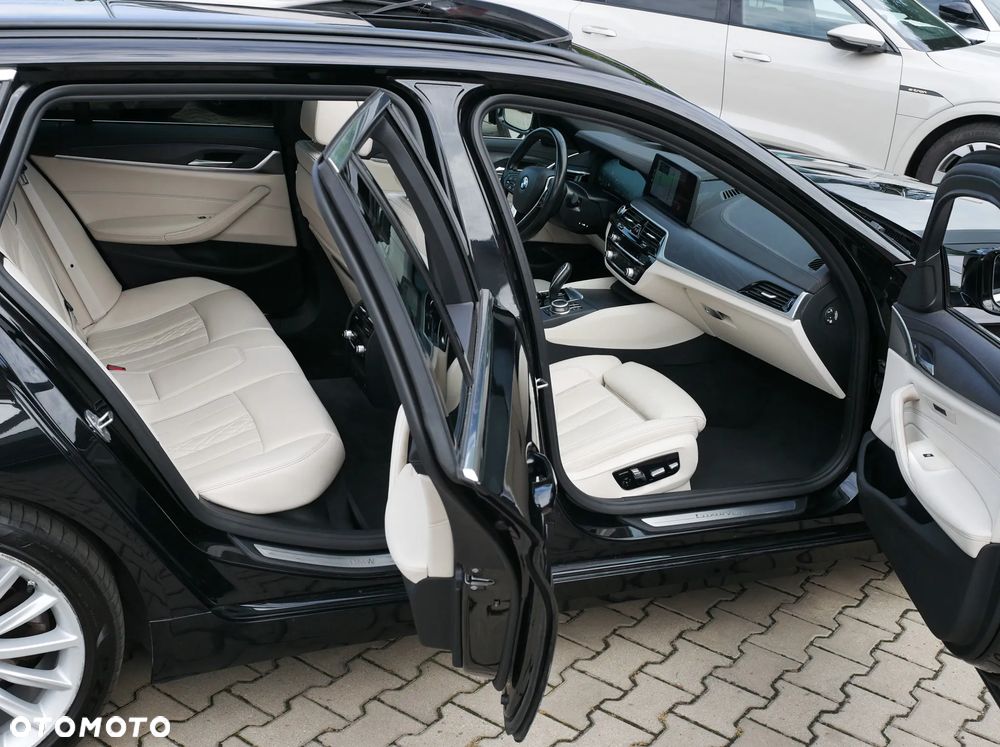 BMW Seria 5 520d Luxury Line - 25