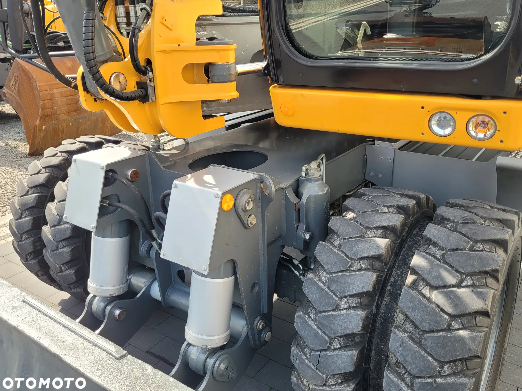 Liebherr A910 compact / 7800h / SUPER STAN / - 13
