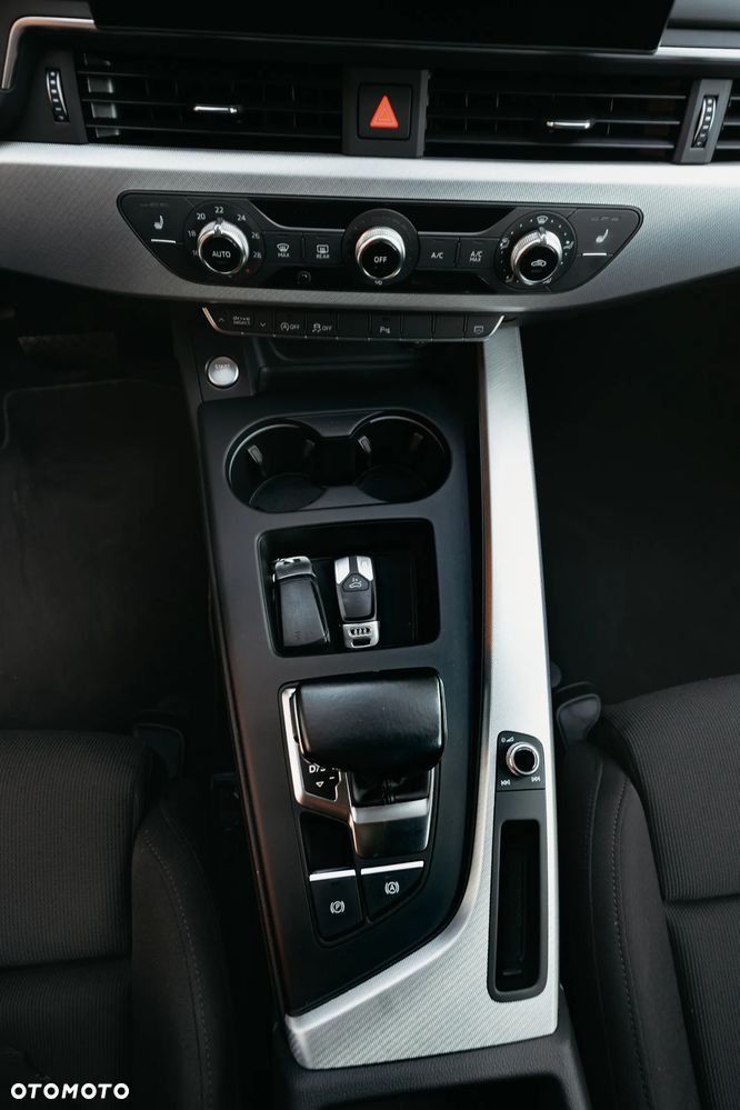 Audi A4 Avant 40 TDI quattro S tronic S line - 16