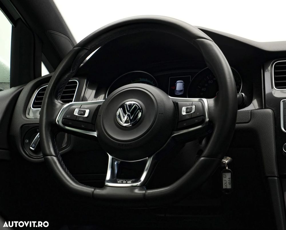 Volkswagen Golf - 19