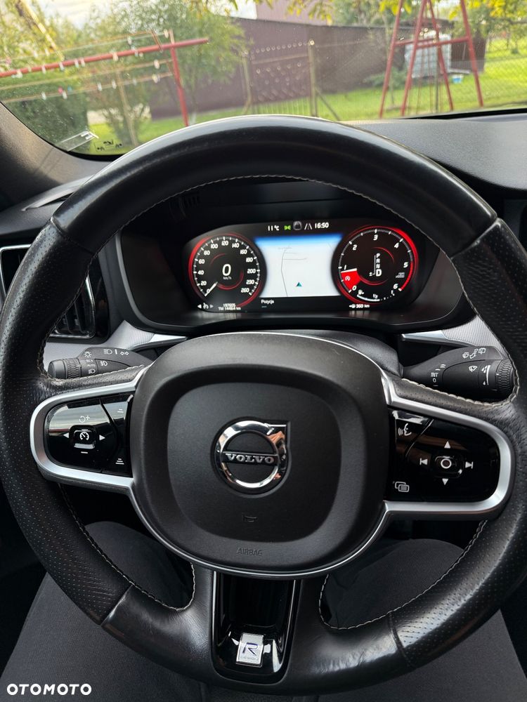 Volvo XC 60 D4 R-Design - 9