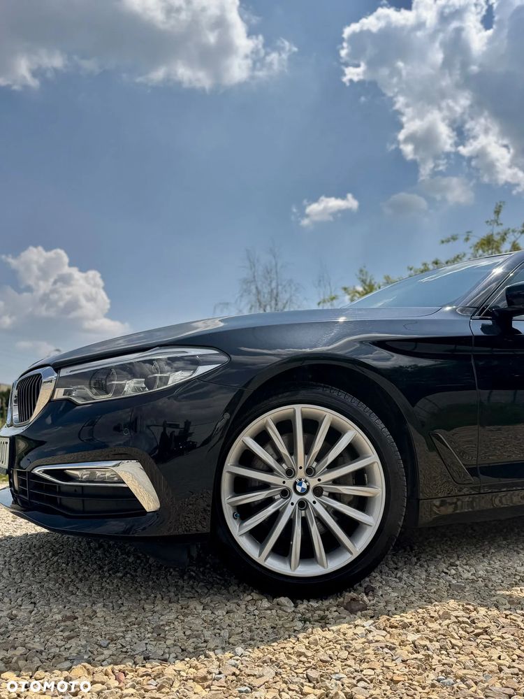 BMW Seria 5 530d xDrive Luxury Line - 7
