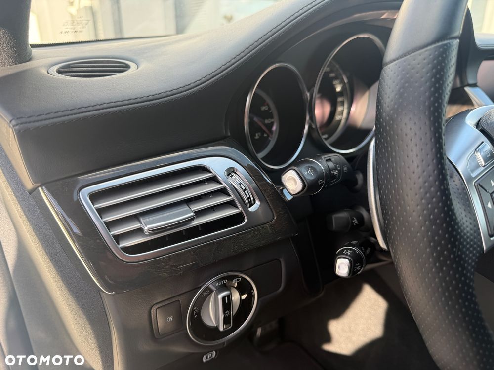 Mercedes-Benz CLS 63 AMG AMG SPEEDSHIFT MCT - 29