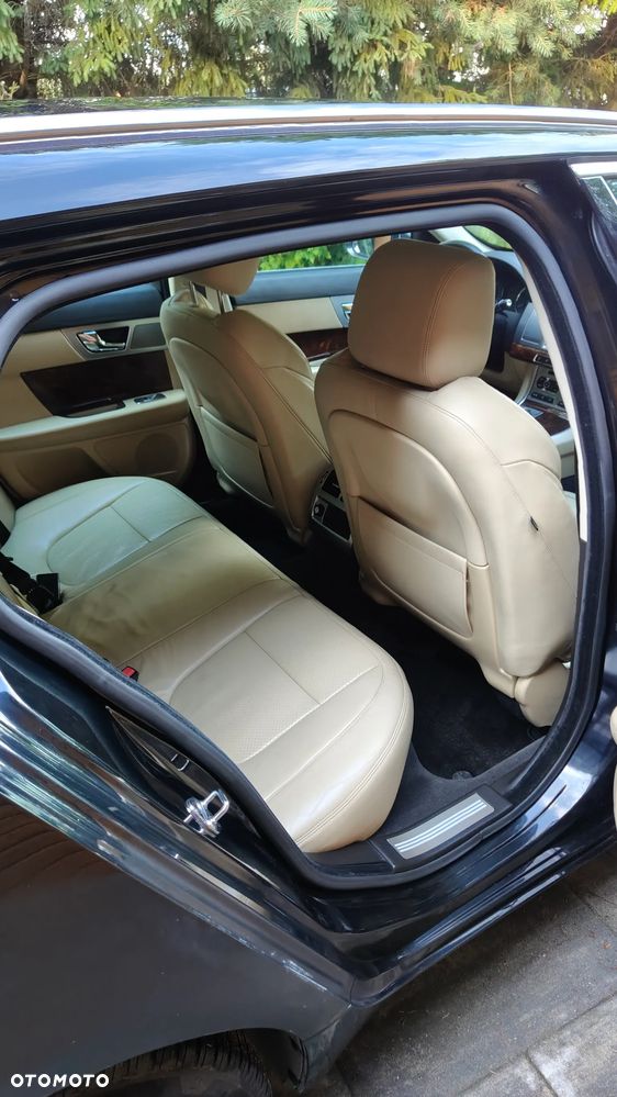 Jaguar XF 3.0 V6 D S Premium Luxury - 11